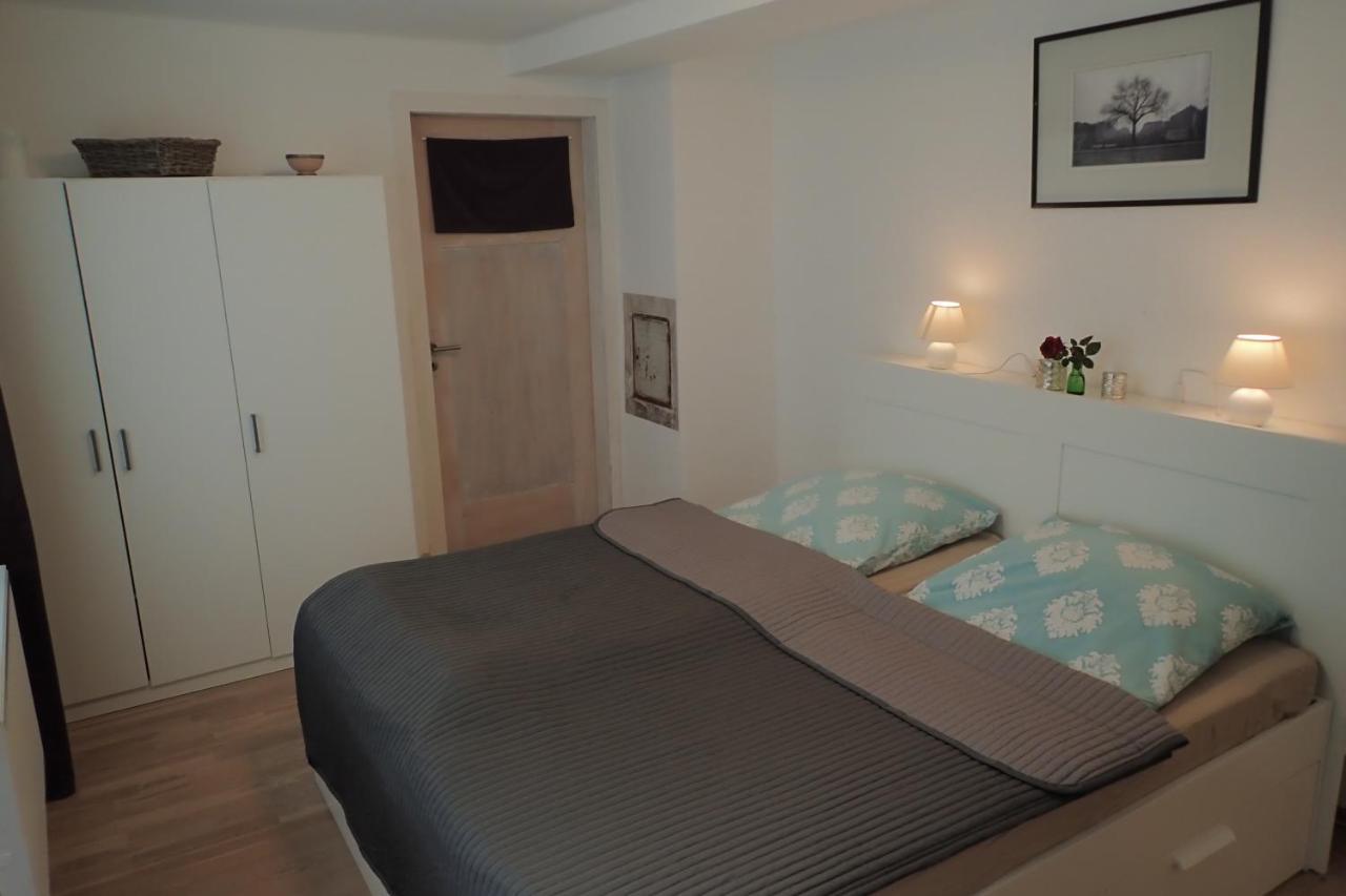 Ferienwohnung Holzmaden Am Platz Exterior foto
